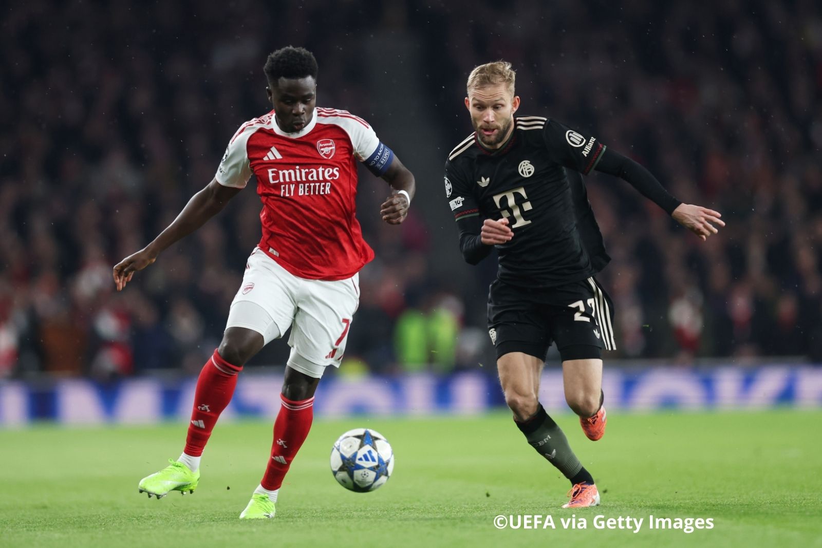 Сака был активен в матче с Баварией, но не забил